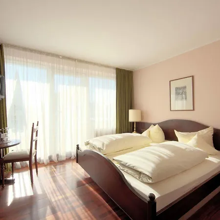 Pazific 3* Ottobrunn